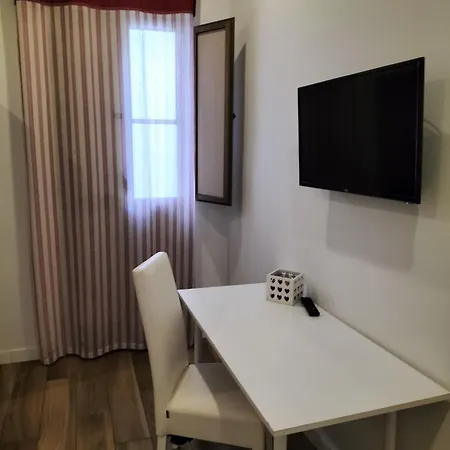 לינה וארוחת בוקר Casa Di Edo ברינדיזי